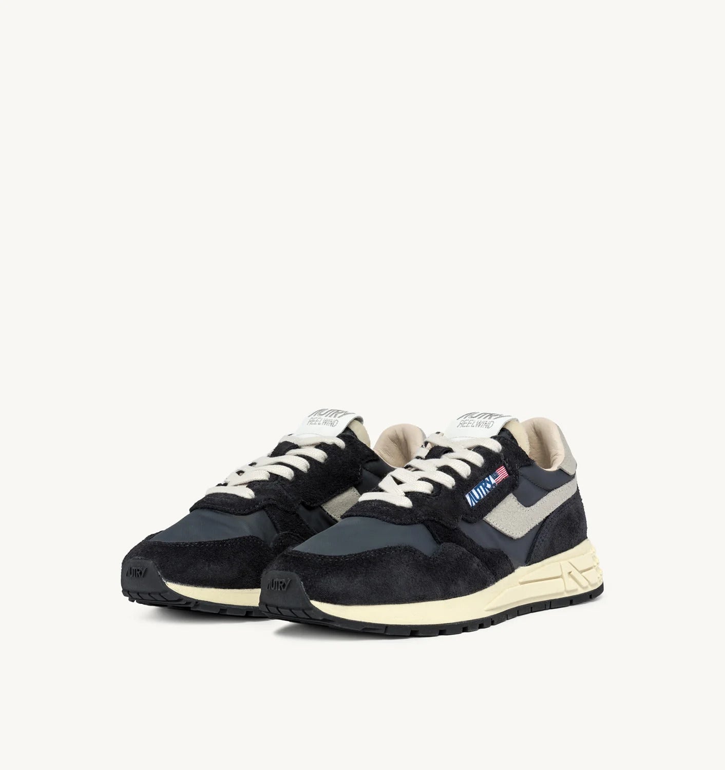 AUTRY Sneakers Donna Reelwind Low Woman WWLW-NC05-Nero Bianco