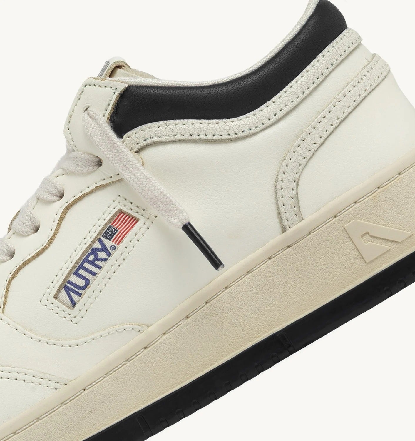 AUTRY Sneaker Uomo Med-Way Mid-Marshmallow Black