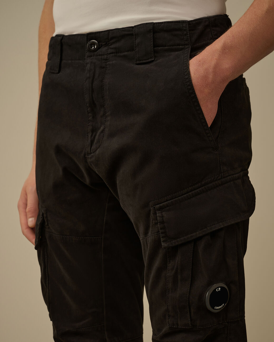 C.P. COMPANY Pantalone Cargo Uomo Stretch Sateen Ergonomic Lens-Black