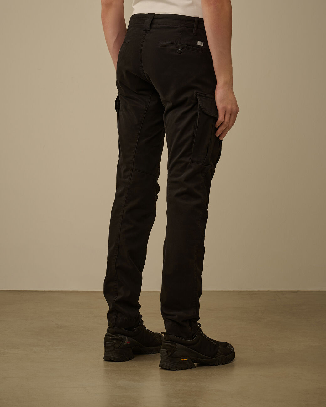 C.P. COMPANY Pantalone Cargo Uomo Stretch Sateen Ergonomic Lens-Black