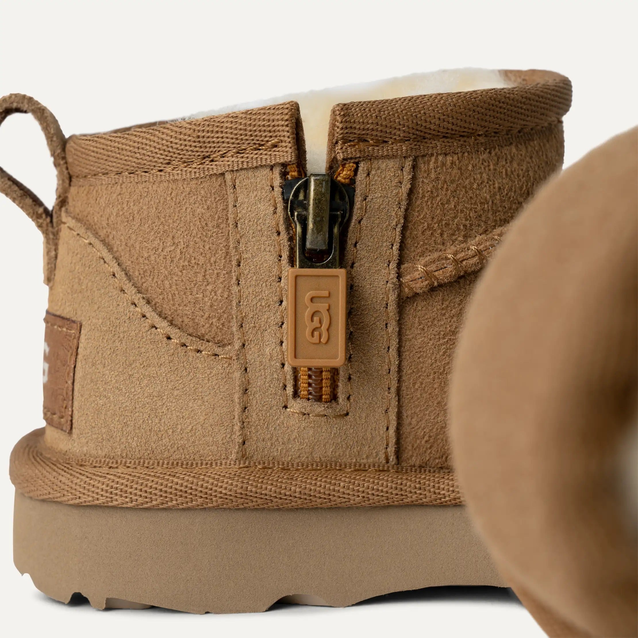 UGG Scarponcino Unisex Bambino (2-5anni) Classic Ultra Mini 1130750T-Chestnut