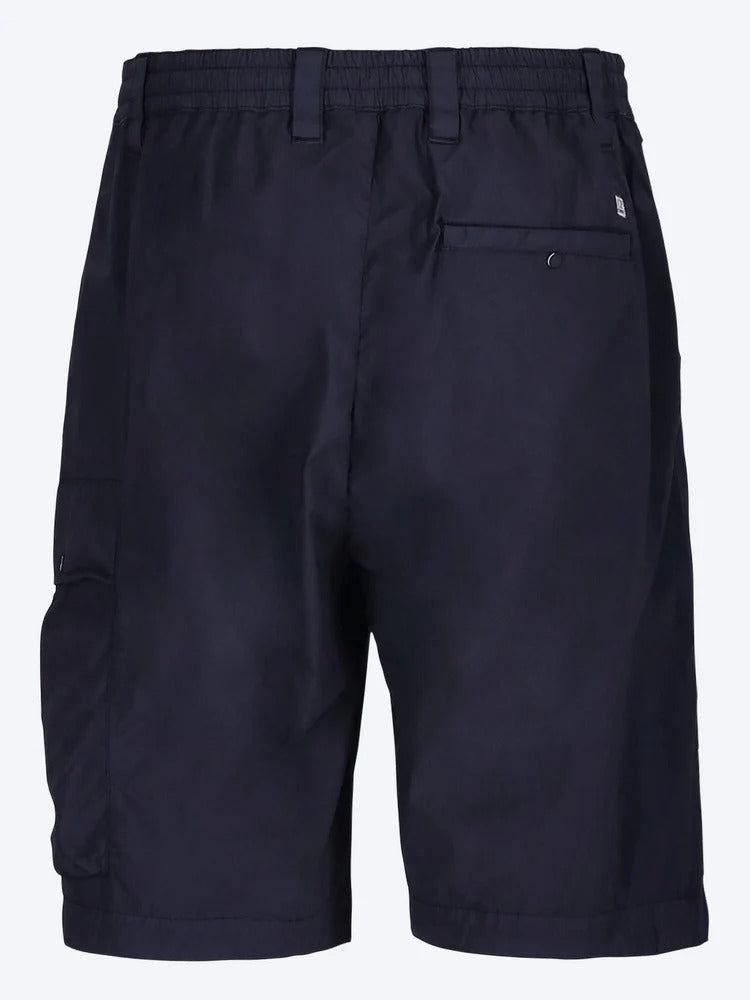 C.P. COMPANY Bermuda Uomo Cargo 50 Fili Stretch Logo Lente-Total Eclipse