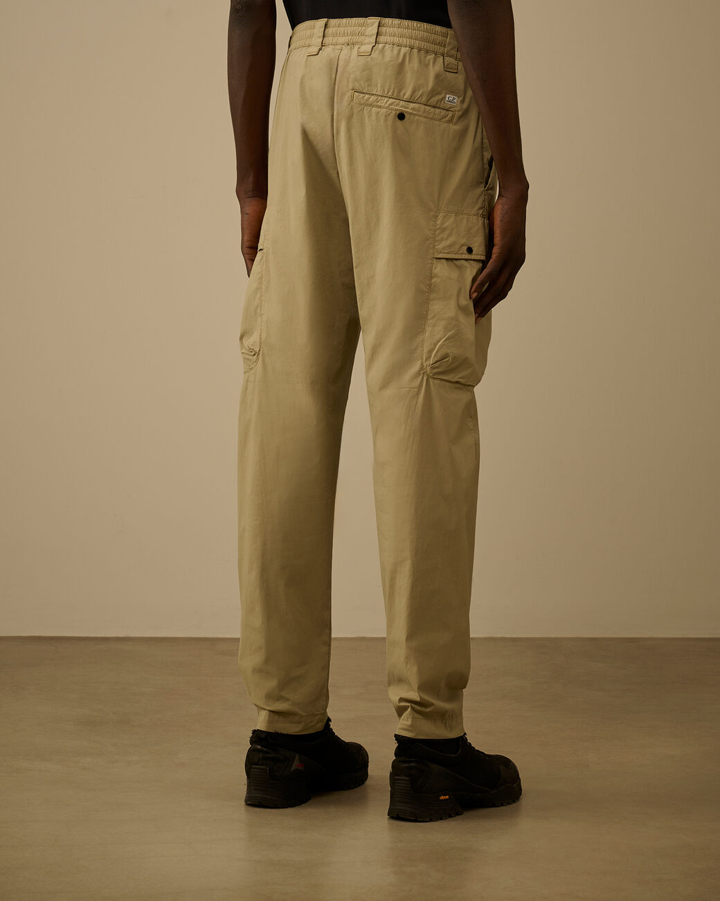 C.P. Company Pantalone Uomo Cargo 50 Fili Stretch Logo Lente-Moss Gray Green