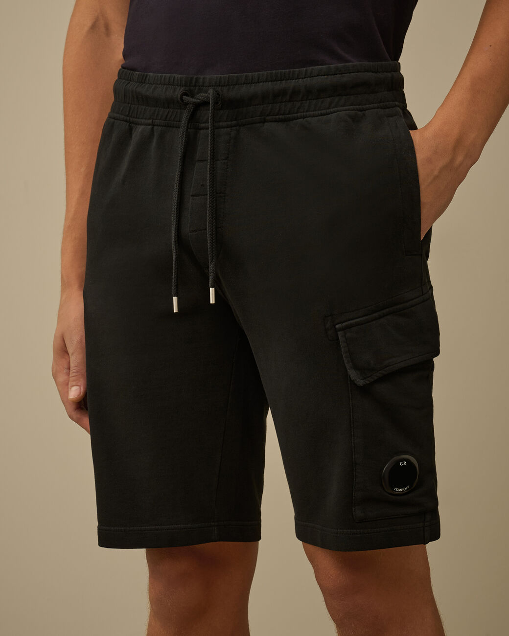 C.P. COMPANY Bermuda Uomo Cargo Felpa Leggera Logo Lente-Black