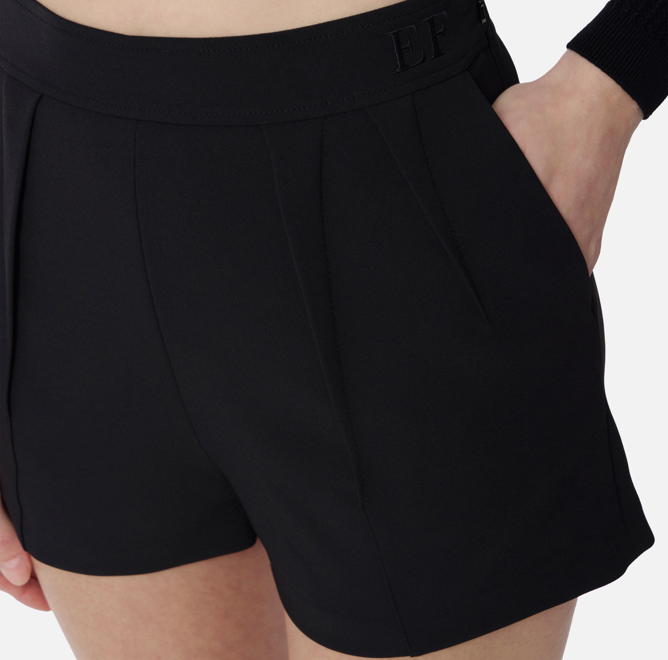 ELISABETTA FRANCHI Shorts crêpe Pinces-Nero