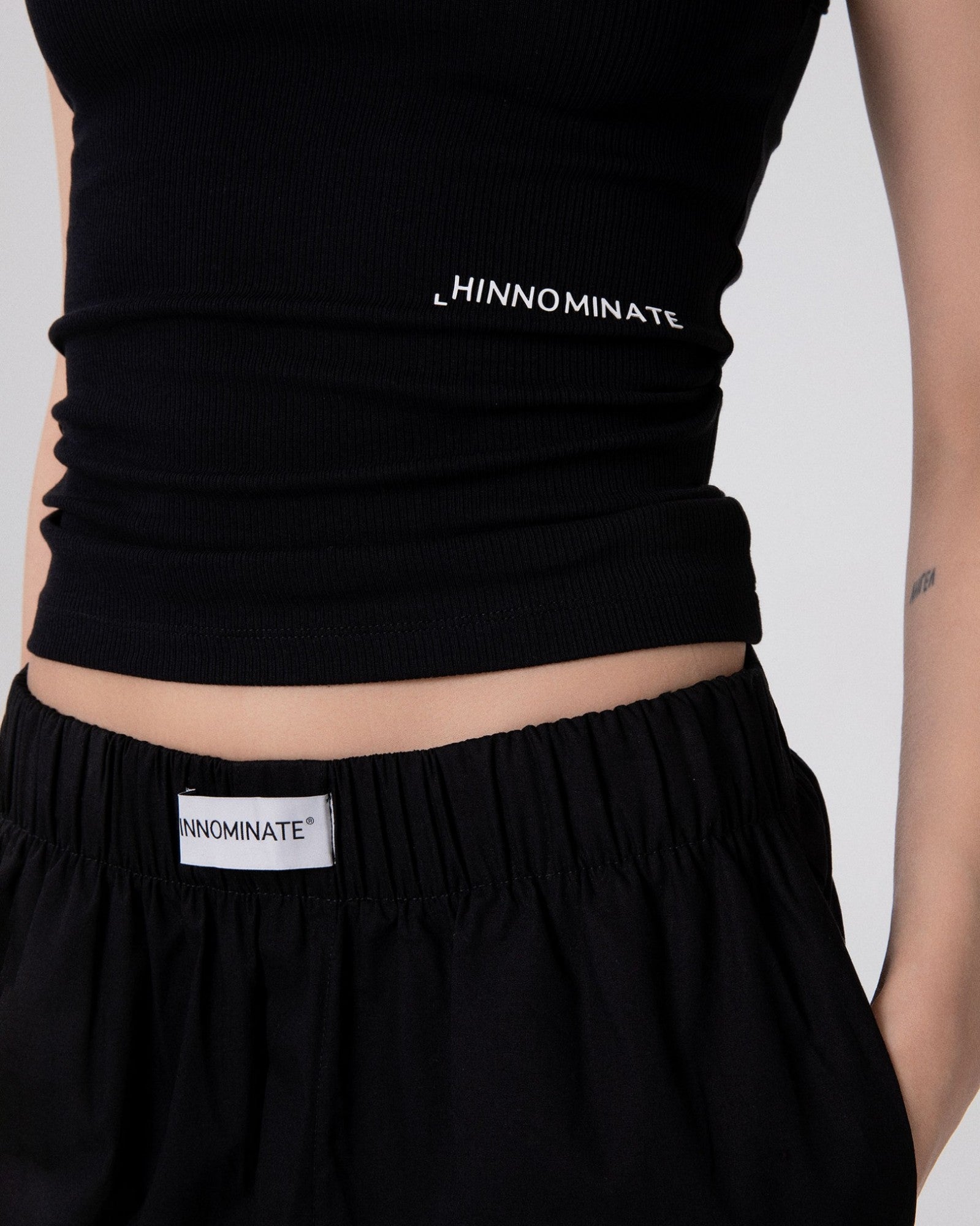 HINNOMINATE Canotta Donna Cotone Costine-Nero