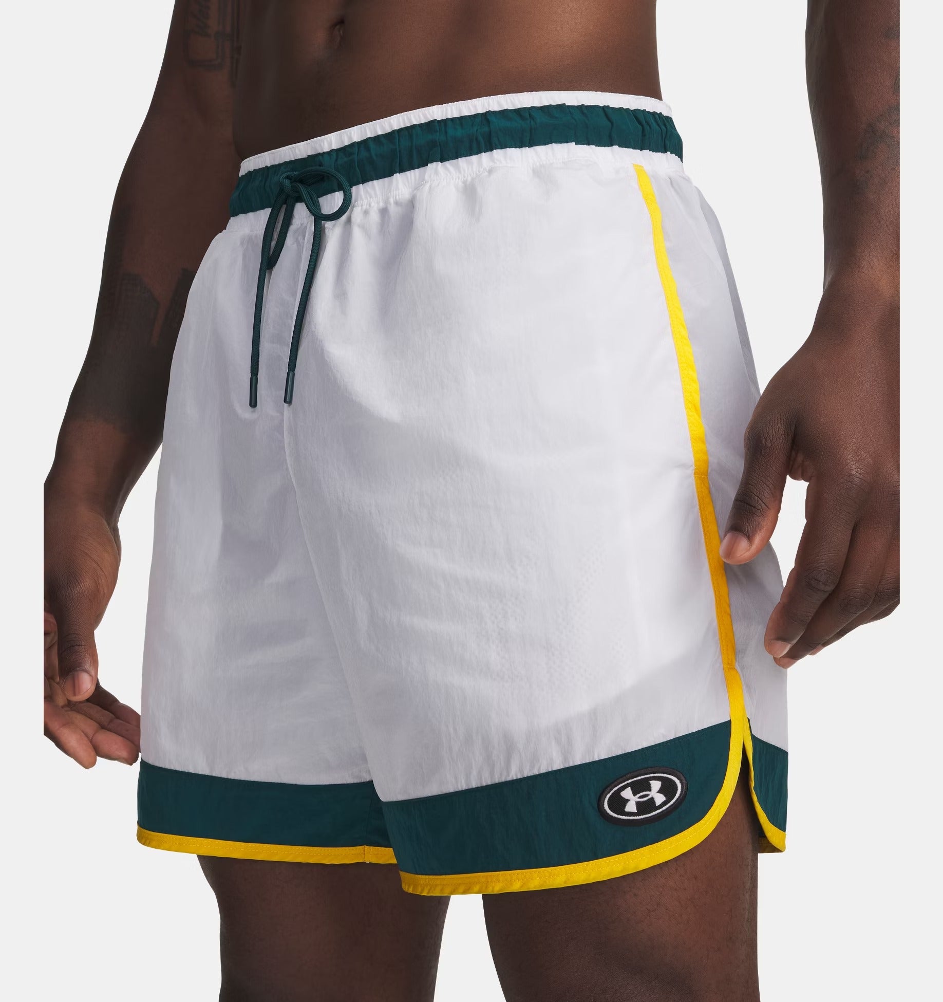 UNDER ARMOUR Shorts Uomo ICON WOVEN TRACK-White Arden Green