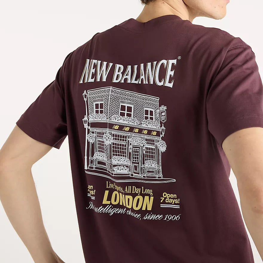 NEW BALANCE T-Shirt Uomo Grab A Bite London-Cherry Leather
