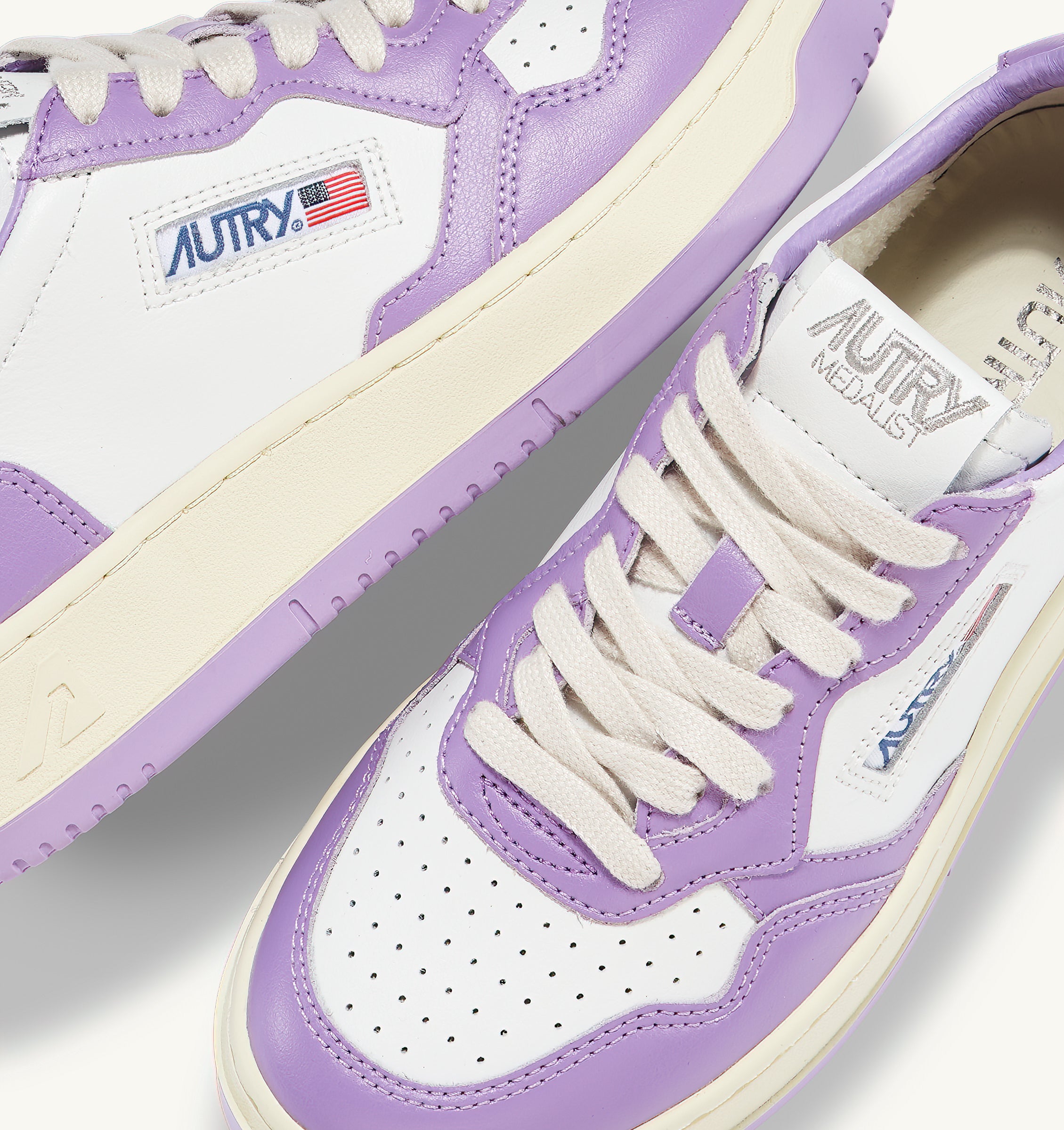 AUTRY Women's Sneakers Medalist Low Woman AULW-WB43