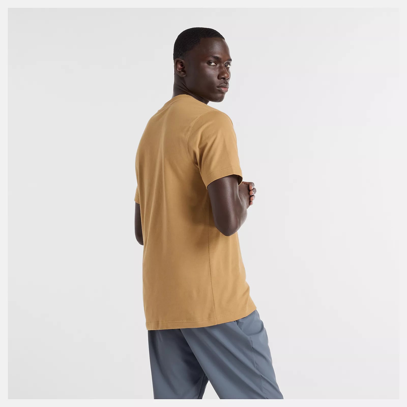 NEW BALANCE T-Shirt Uomo Sport Essentials Logo-Great Plains