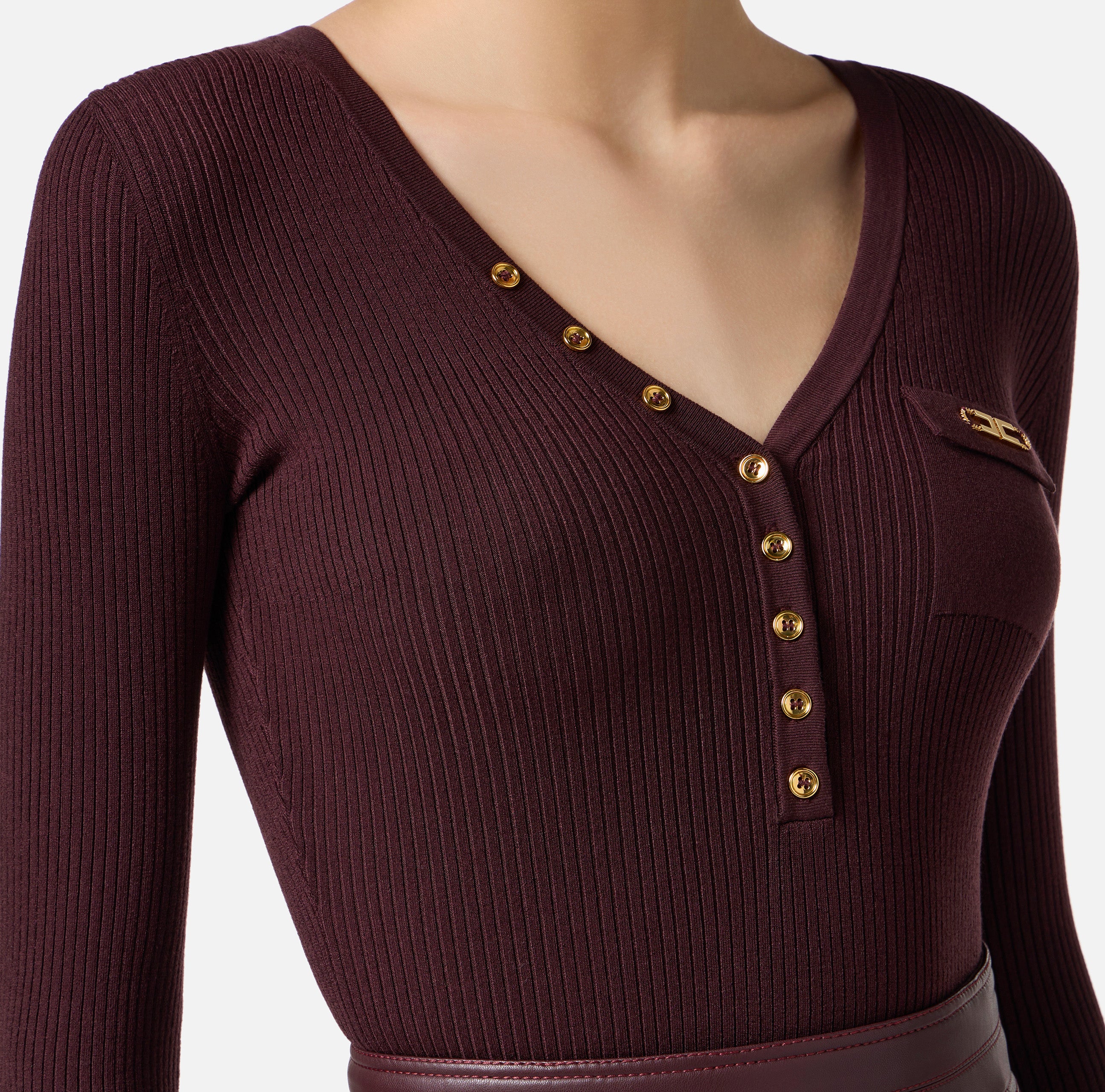 ELISABETTA FRANCHI Maglia Scollo V Costine Taschino Logo-Merlot