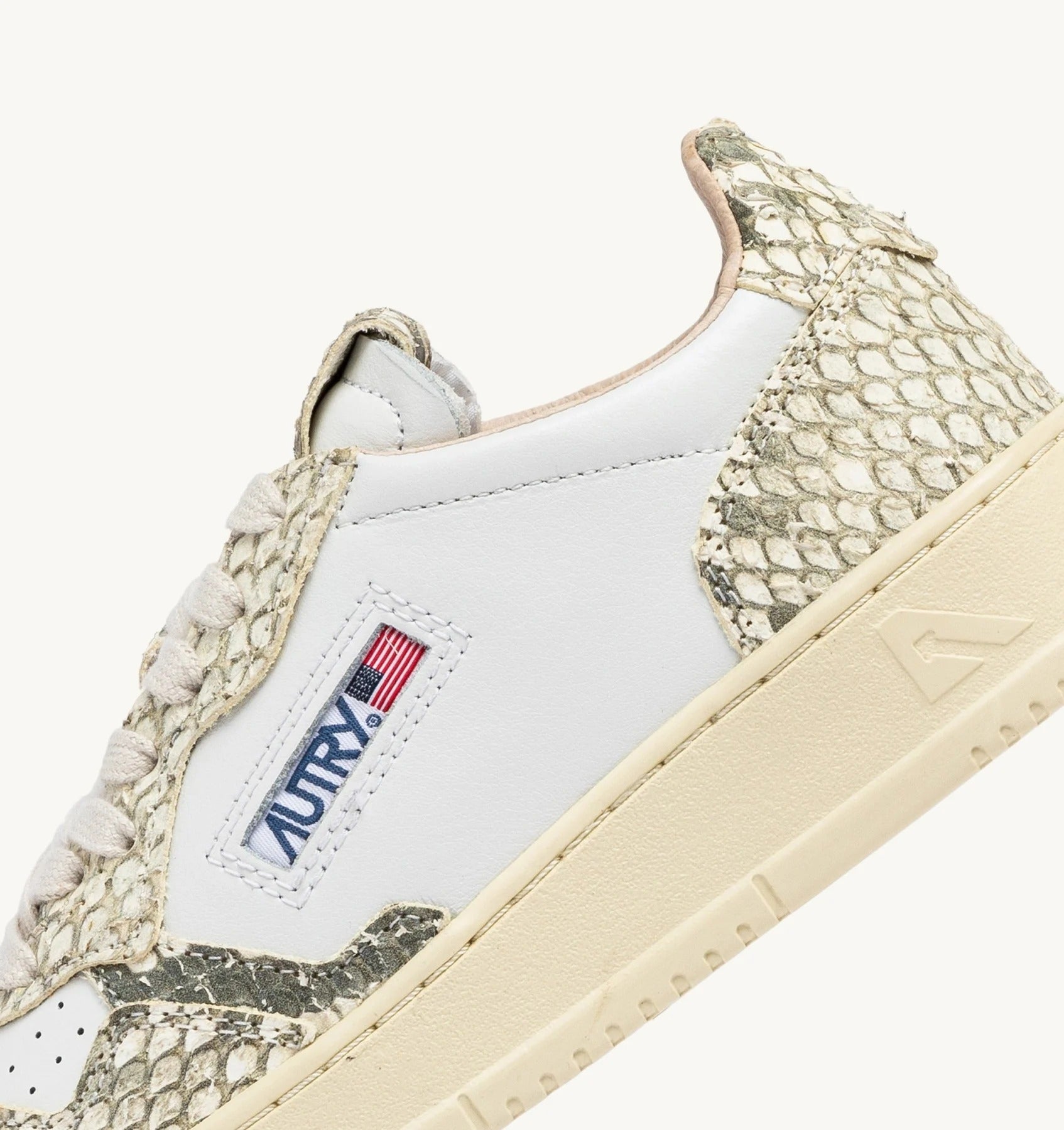 AUTRY Sneaker Donna Medalist Low-White Snake Diamond