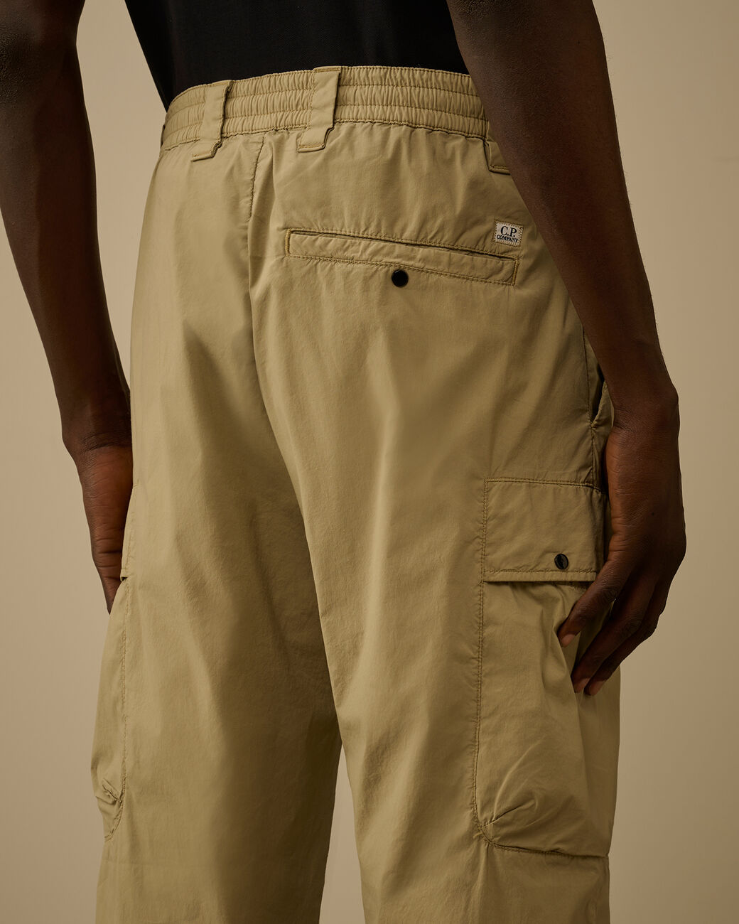 C.P. Company Pantalone Uomo Cargo 50 Fili Stretch Logo Lente-Moss Gray Green