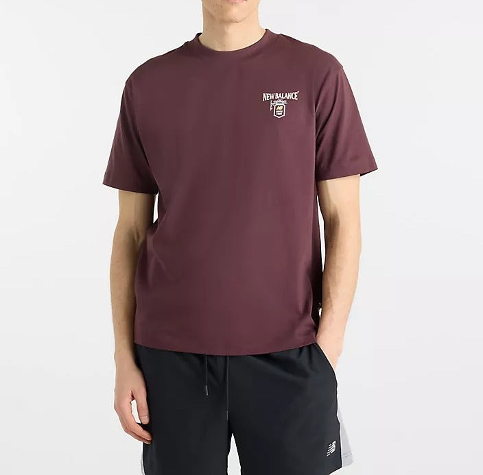 NEW BALANCE T-Shirt Uomo Grab A Bite London-Cherry Leather