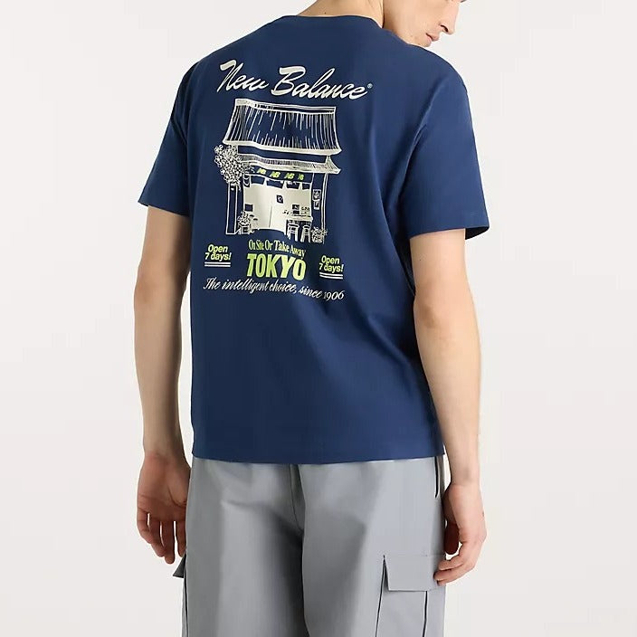 NEW BALANCE T-Shirt Uomo Grab A Bite Tokyo-Navy