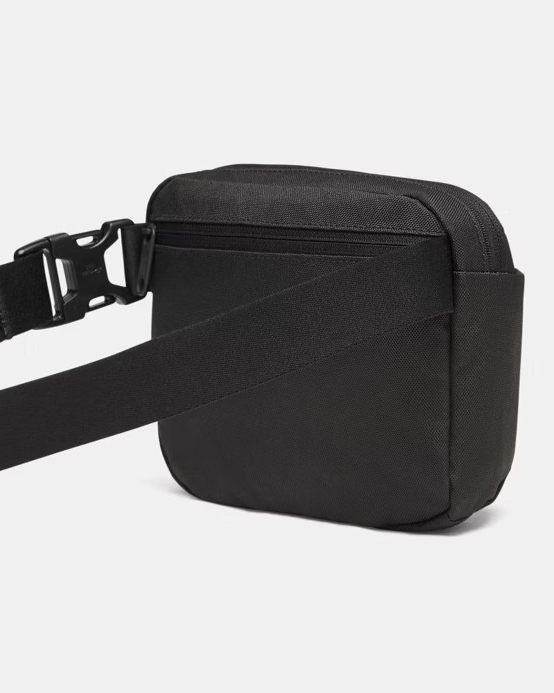 UNDER ARMOUR Borsa Tracolla/Marsupio Essential-Black