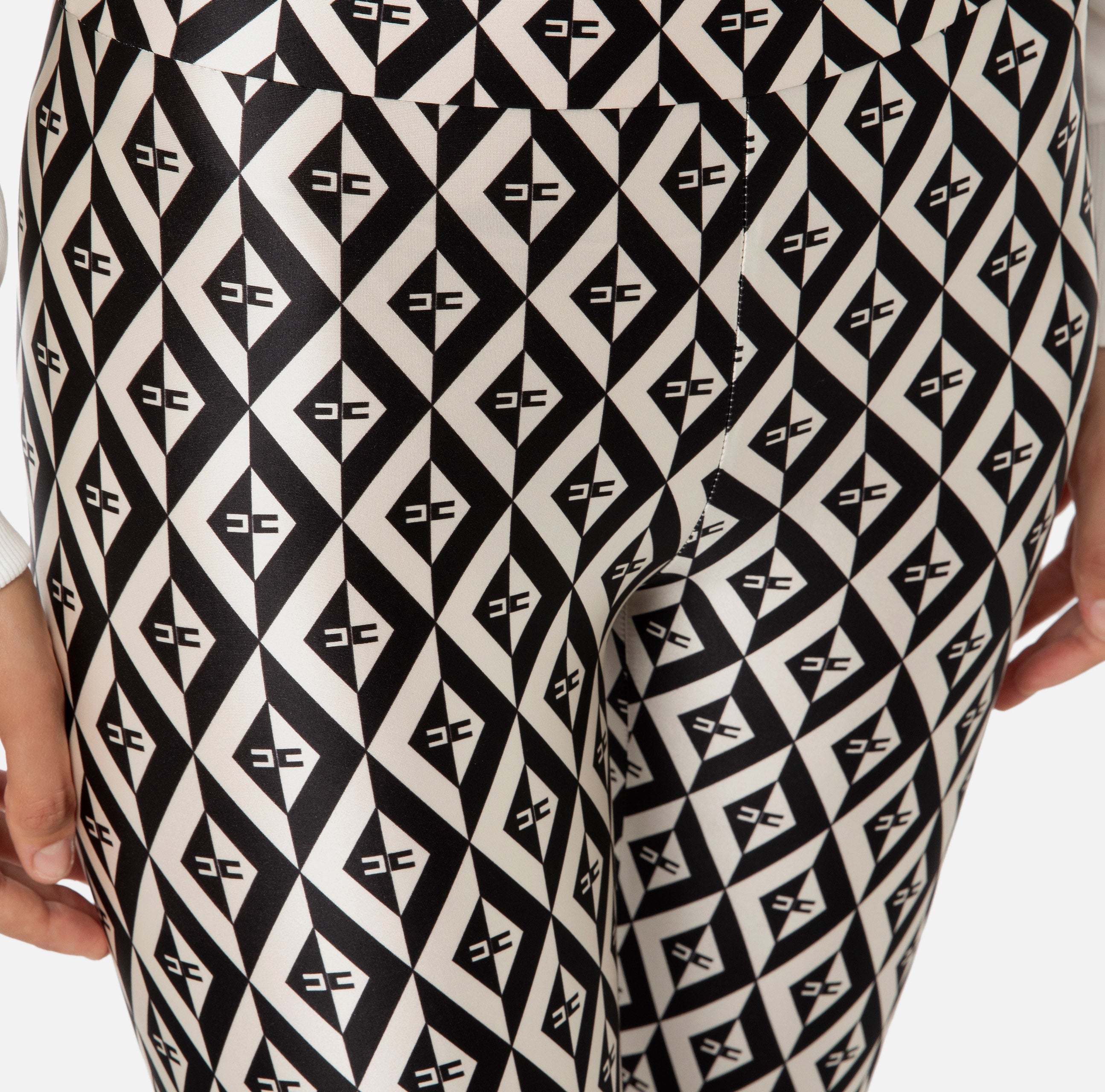 Elisabetta Franchi Women's Trousers PA00736E2 BLACK BUTTER